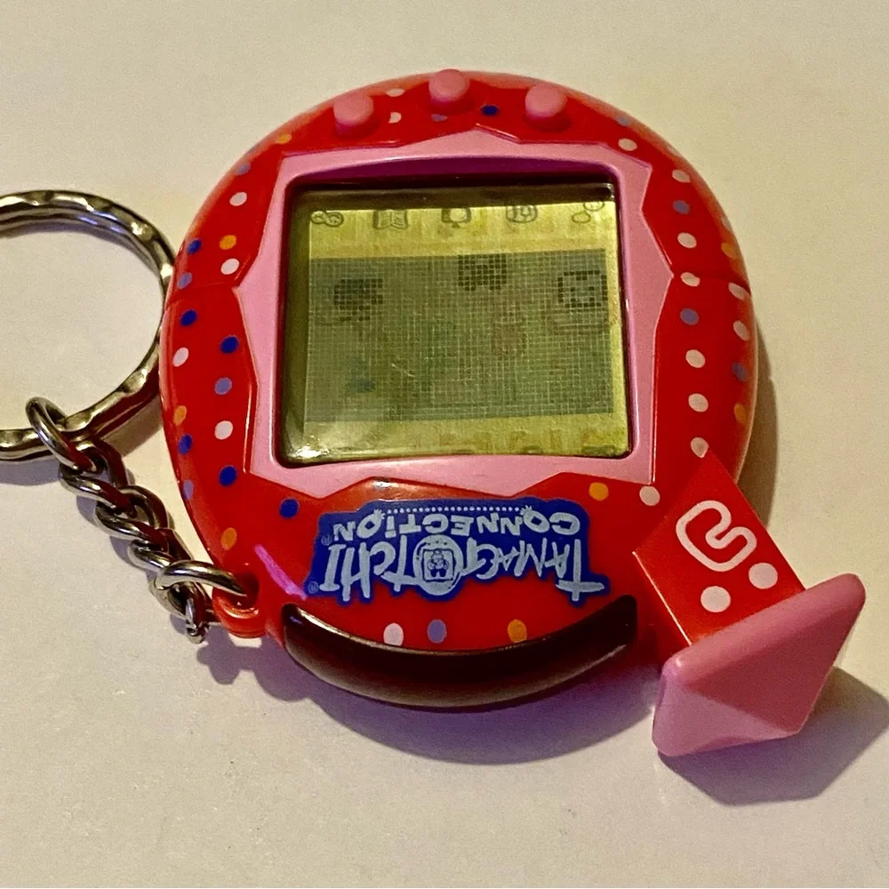 ✨ Tamagotchi Connection V5 2004 Original Polka Dots Confetti Red Familitchi Rare